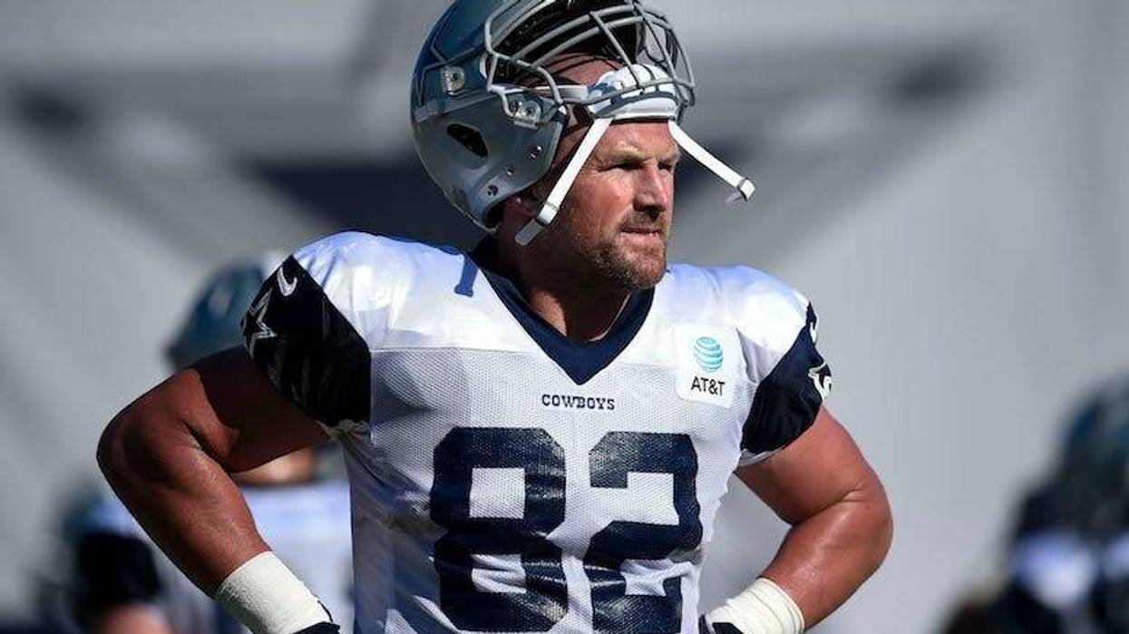 Jason Witten, Dallas Cowboys, Sweaty, Helmet, Training Camp, Oxnard, 2019