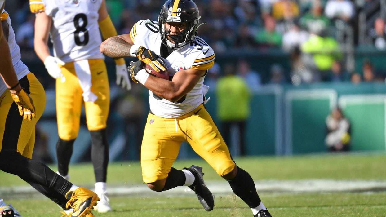 Jaylen Warren running against Philadelphia