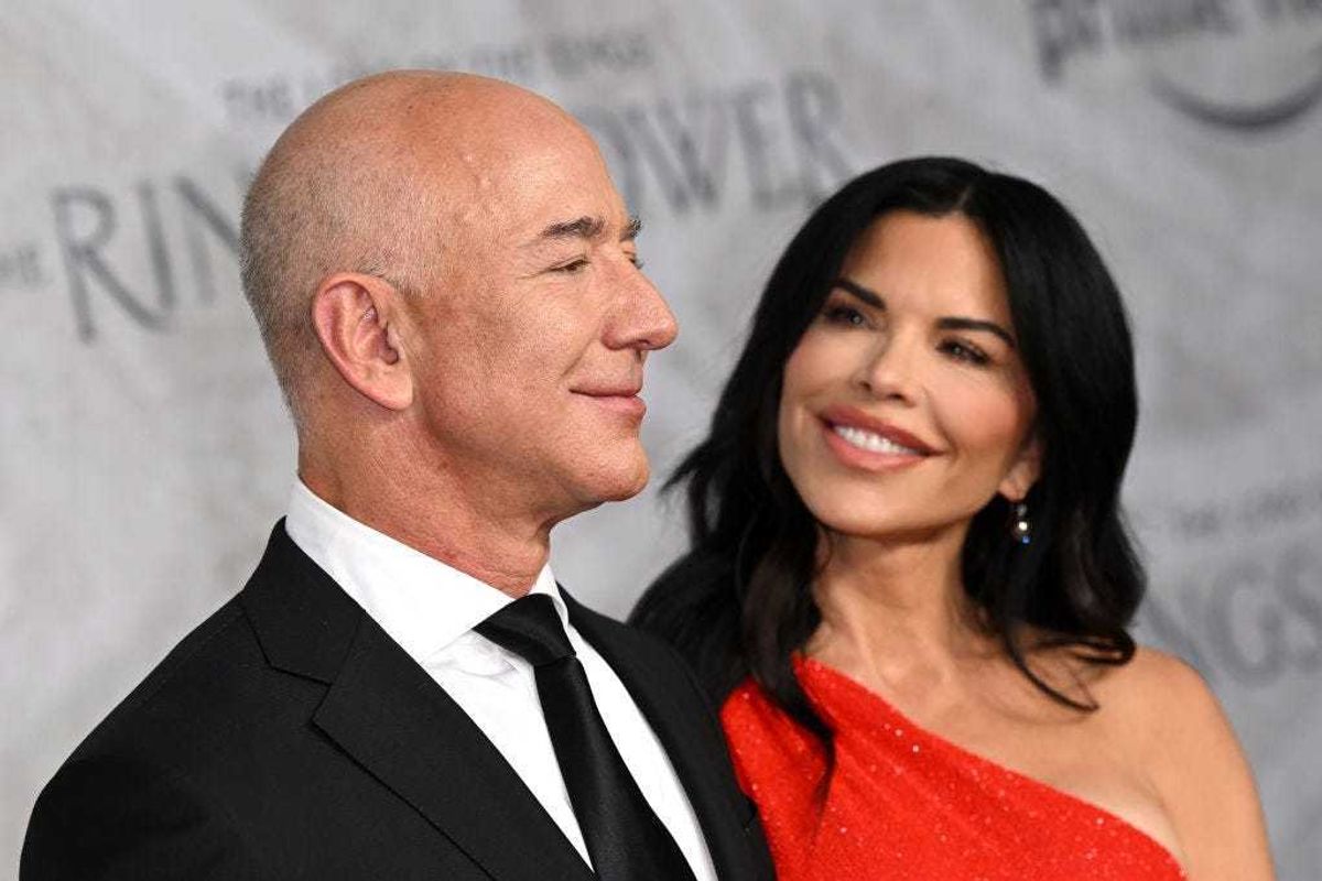 Jeff Bezos, Founder and Executive Chairman Lauren Sánchez attend 'The Lord of the Rings: The Rings of Power" World Premiere at Odeon Luxe Leicester Square on August 30, 2022 in London, England. (Photo by Jeff Spicer/Jeff Spicer/Getty Images for Prime Video )