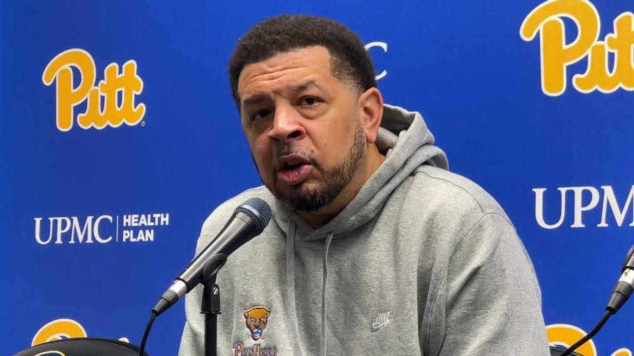 Jeff Capel at podium