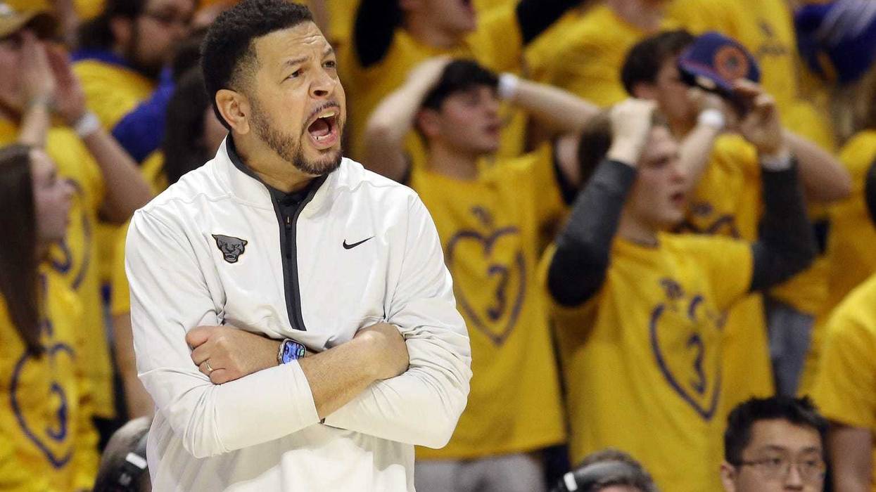 Jeff Capel reaction with arms crossed