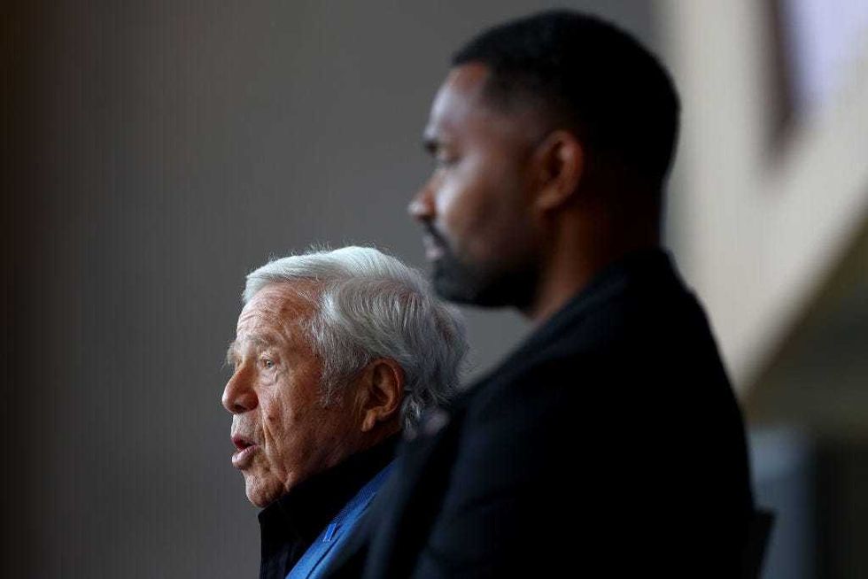 Jerod Mayo and Robert Kraft