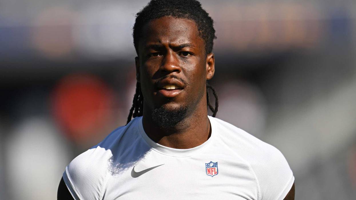 Jerry Jeudy #10 of the Denver Broncos warms up before the game against the Chicago Bears at Soldier Field on October 01, 2023 in Chicago, Illinois.
