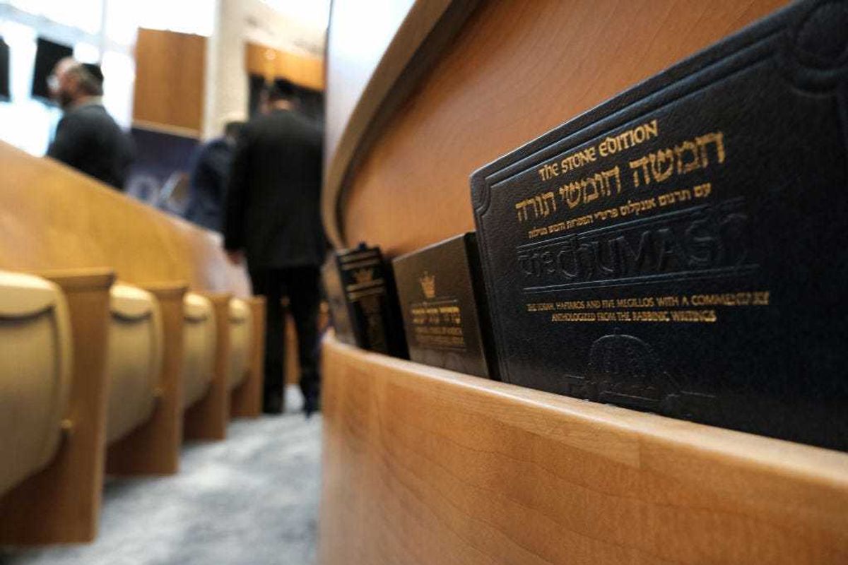 Jewish leaders, politicians and others attend a conference addressing the rise in antisemitic incidents across the United States at the Lincoln Square Synagogue in Manhattan on December 12, 2022 in New York City. The conference was hosted by the Orthodox Union and comes as the Anti-Defamation League, which tracks anti-Semitic behavior nationwide, found 2,717 incidents in 2021. This represents a 34 percent rise from the previous year. (Photo by Spencer Platt/Getty Images)