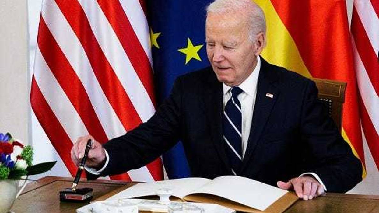 Joe Biden defends auto pen