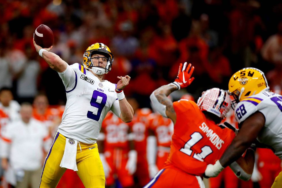 Joe Burrow looking deep in LSU