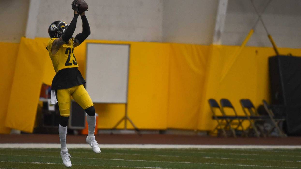 Joe Haden going through drills