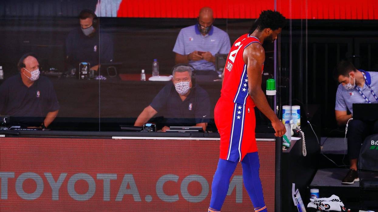 Joel Embiid injured 2