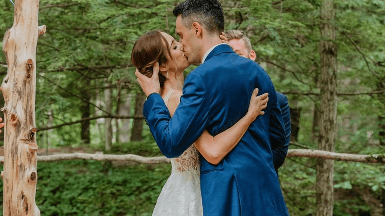 Jonah Wedding Kissing