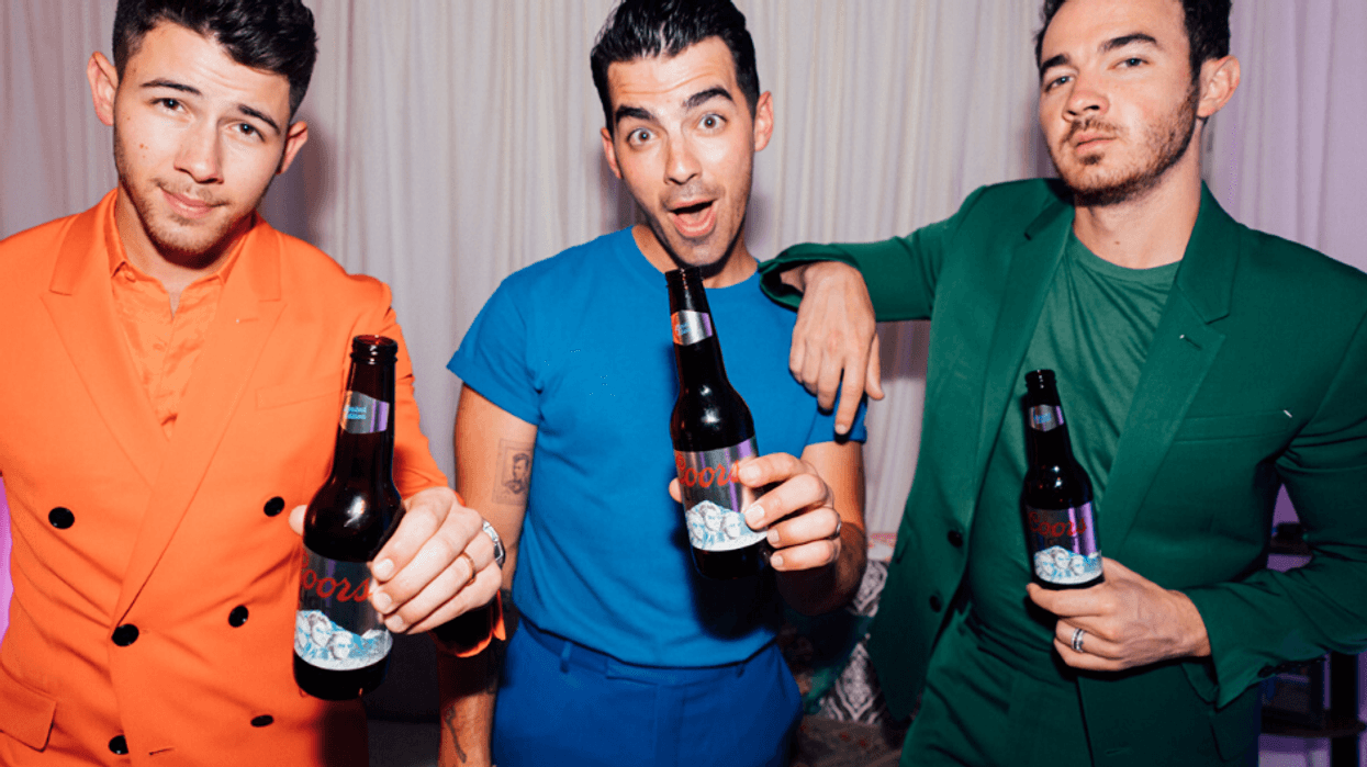 jonas brothers rocking the coors light bottles