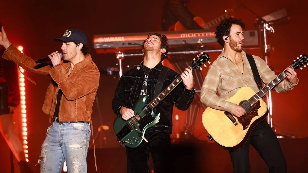 Jonas Brothers bringing 5 albums to Yankee Stadium for two nights only