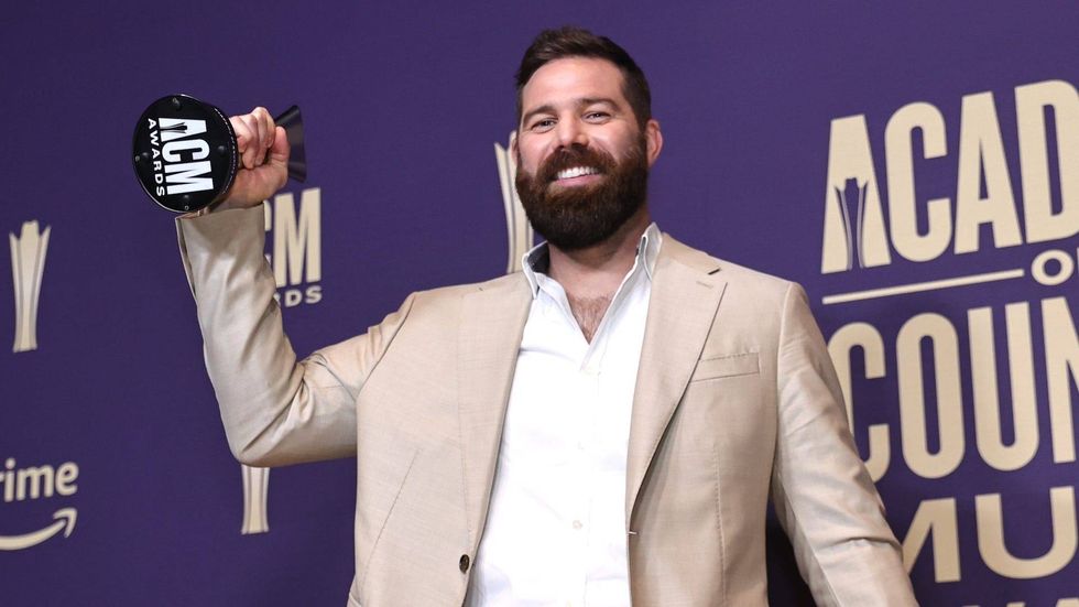 Jordan Davis on his Dad fail and the advice he gave Luke Combs for having more kids