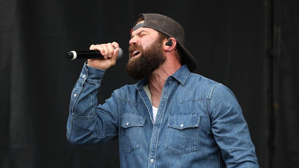 Jordan Davis shares there’s a shark named after his debut single, ‘Singles You Up’