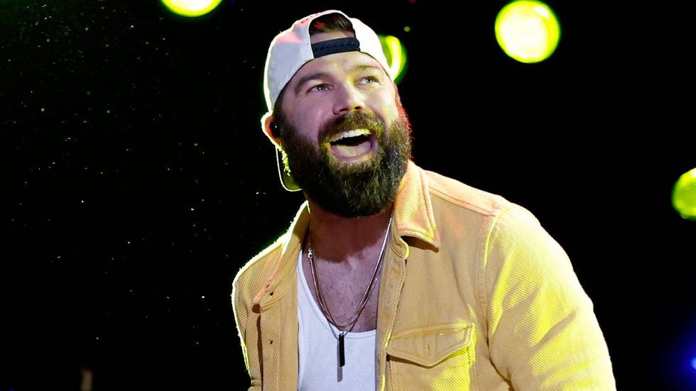 Jordan Davis revisits musical roots with new single, ‘I Ain’t Sayin’’