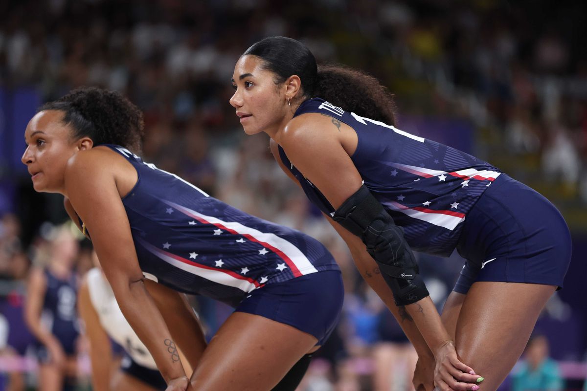 Jordan Thompson (front) of Team United States looks on during the Women's Preliminary Round - Pool A match between the United States and China on day three of the Olympic Games Paris 2024 at Paris Arena on July 29, 2024 in Paris, France.