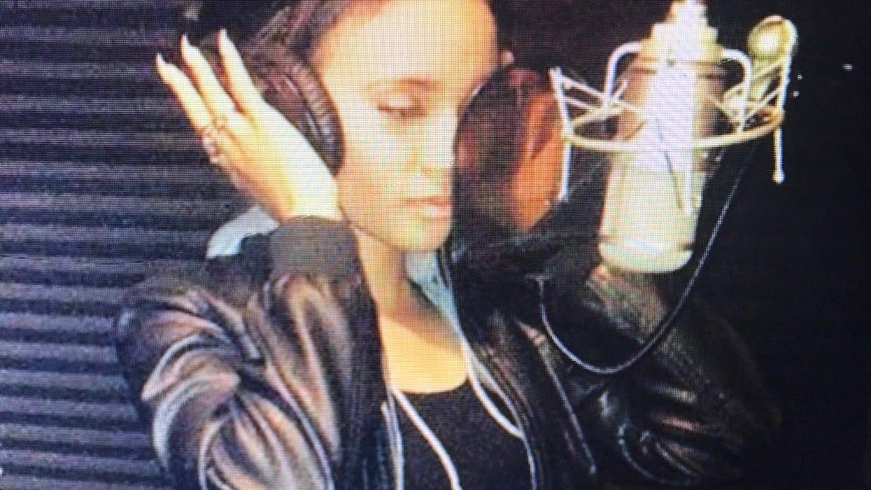 Joycelyn Savage's family in Atlanta GA has been pleading with her to leave R. Kelly and come home.