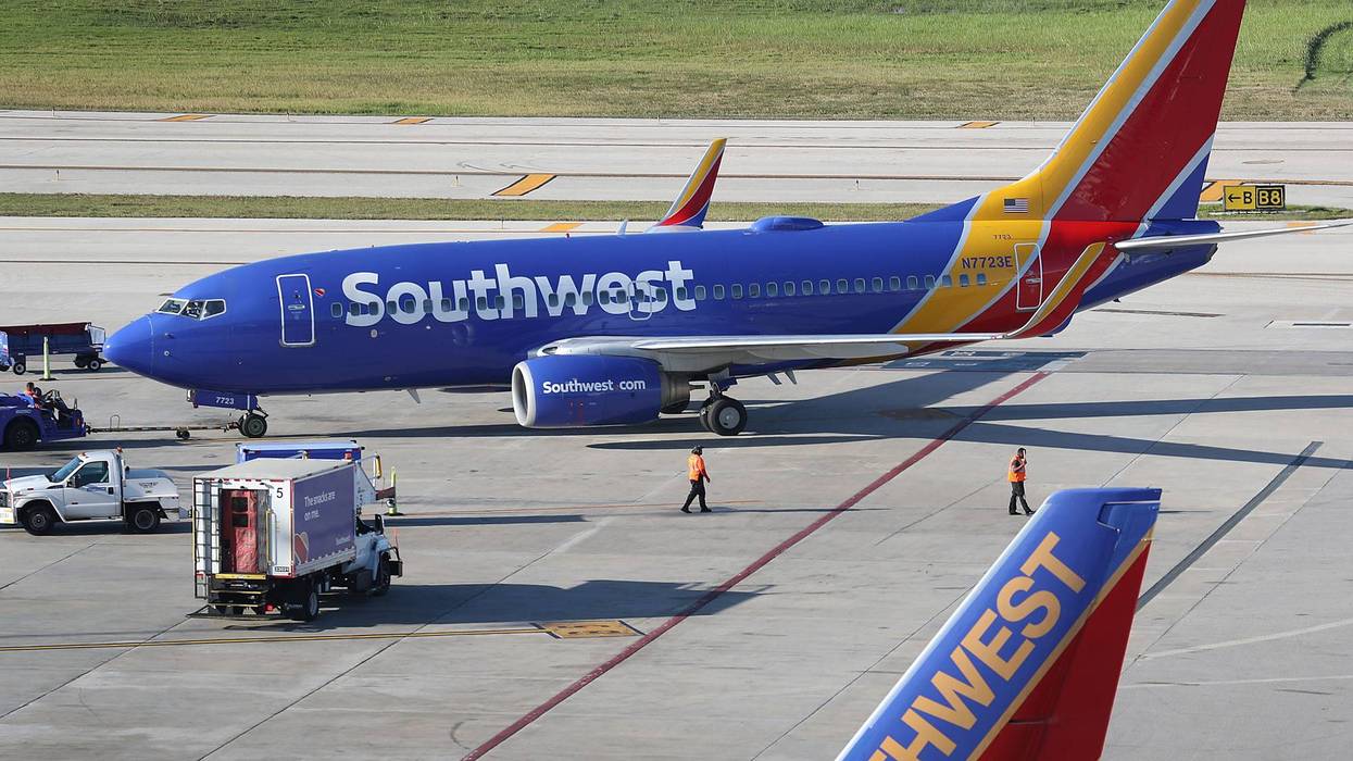 JP deputies remove uncooperative passenger from plane at MSY