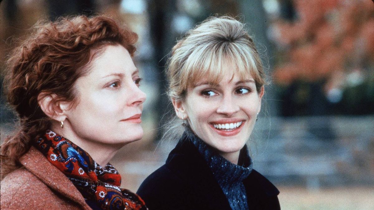 Julia Roberts and Susan Sarandon star in the movie "Stepmom."