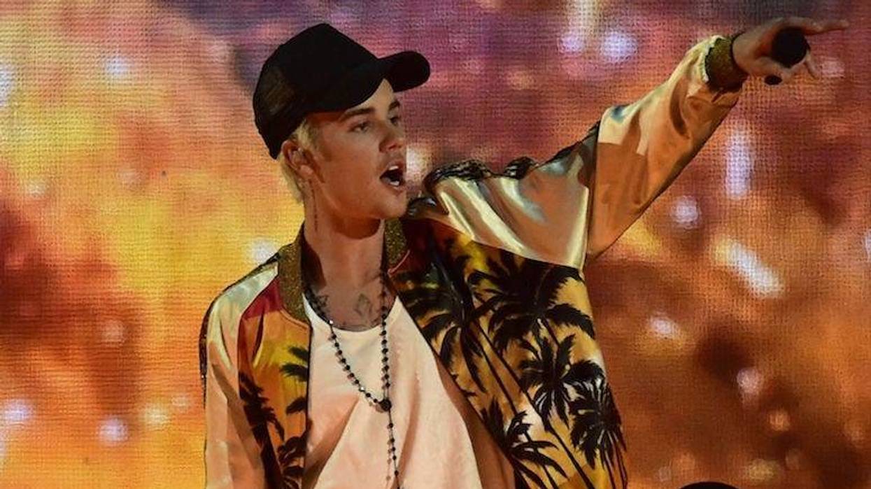 Justin Bieber, Concert, Singing, Dancing, Pointing, 2016