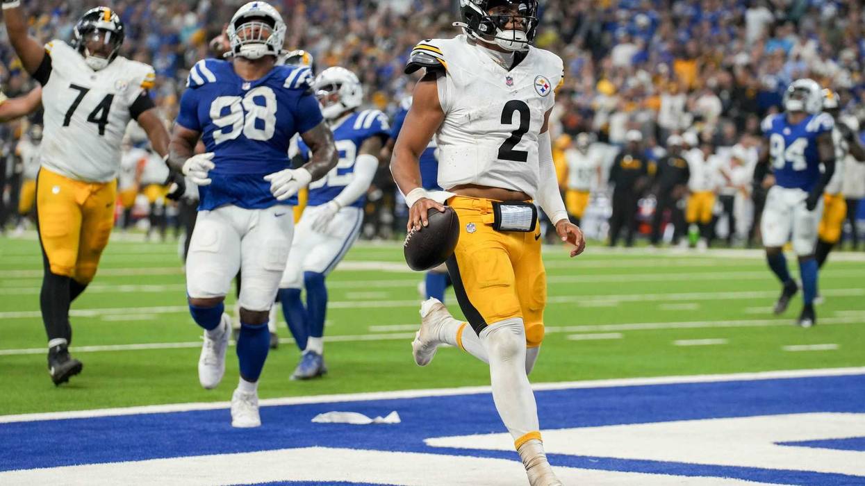 Justin Fields running into the end zone
