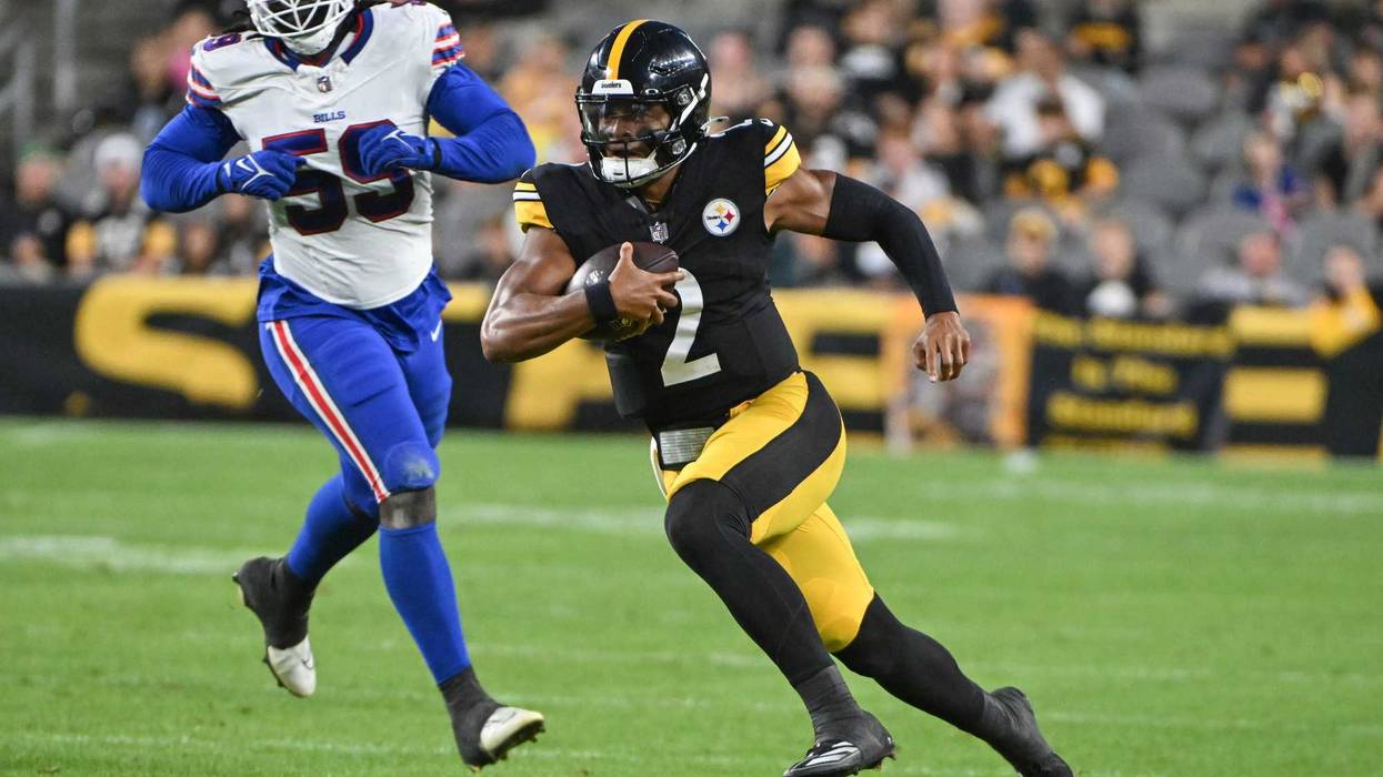 Justin Fields running v Bills