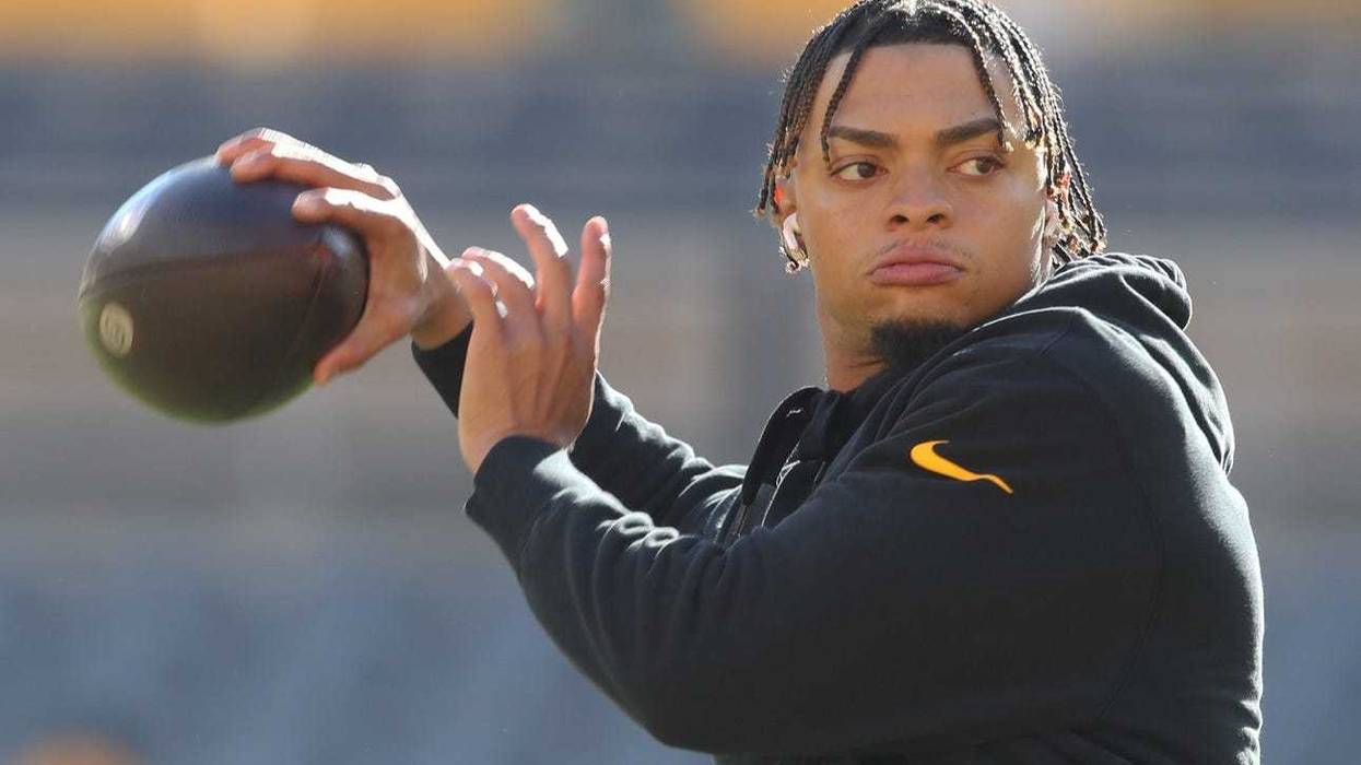 Justin Fields throwing