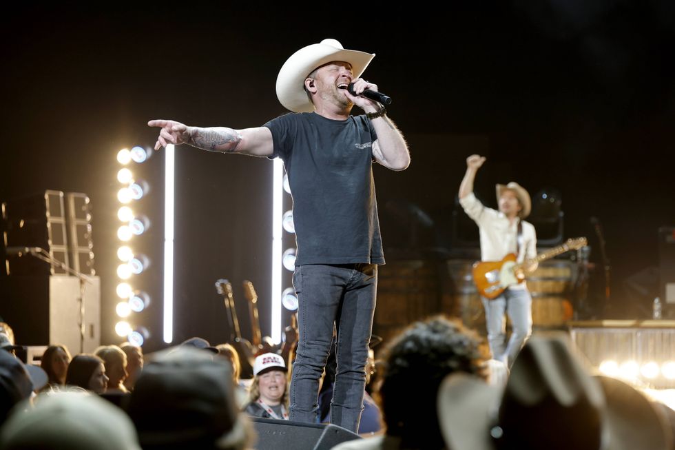 Justin Moore is back onstage after his big announcement over the weekend