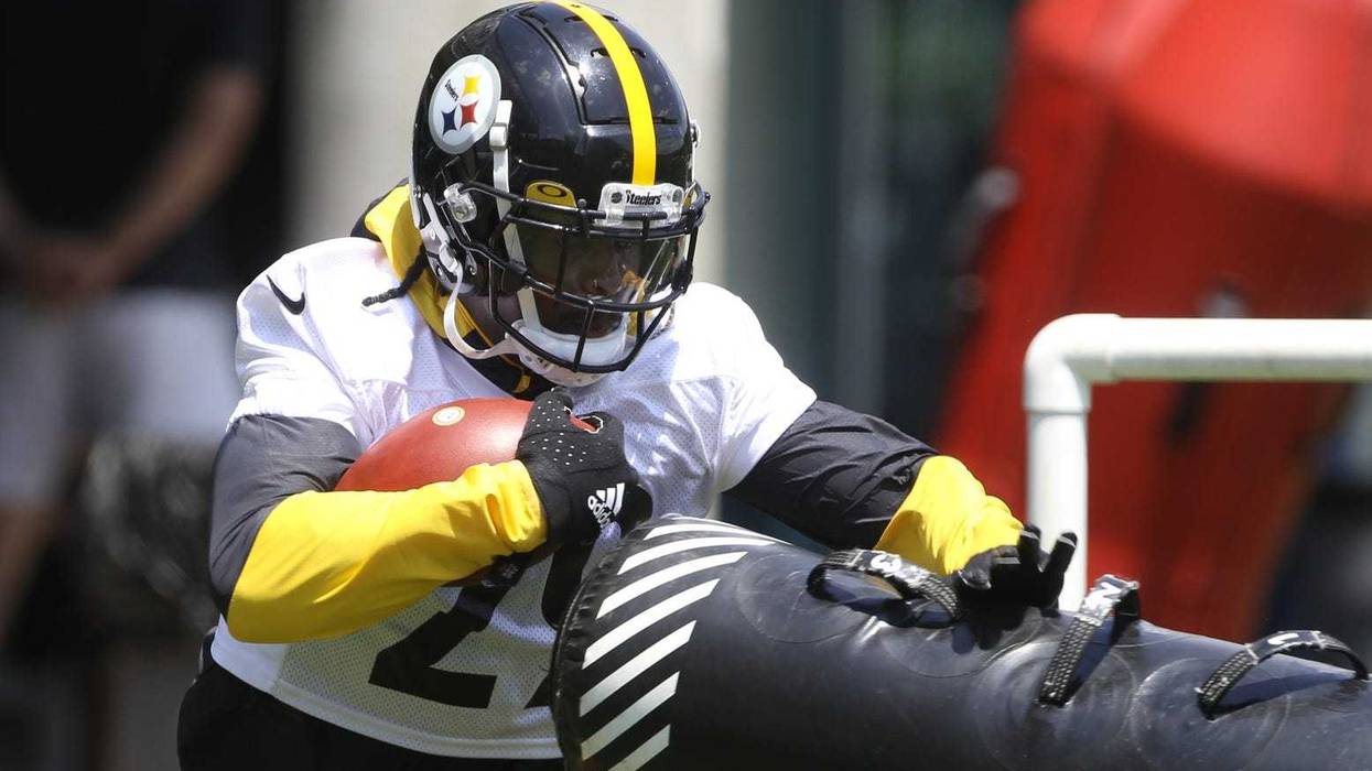 Kalen Ballage in practice