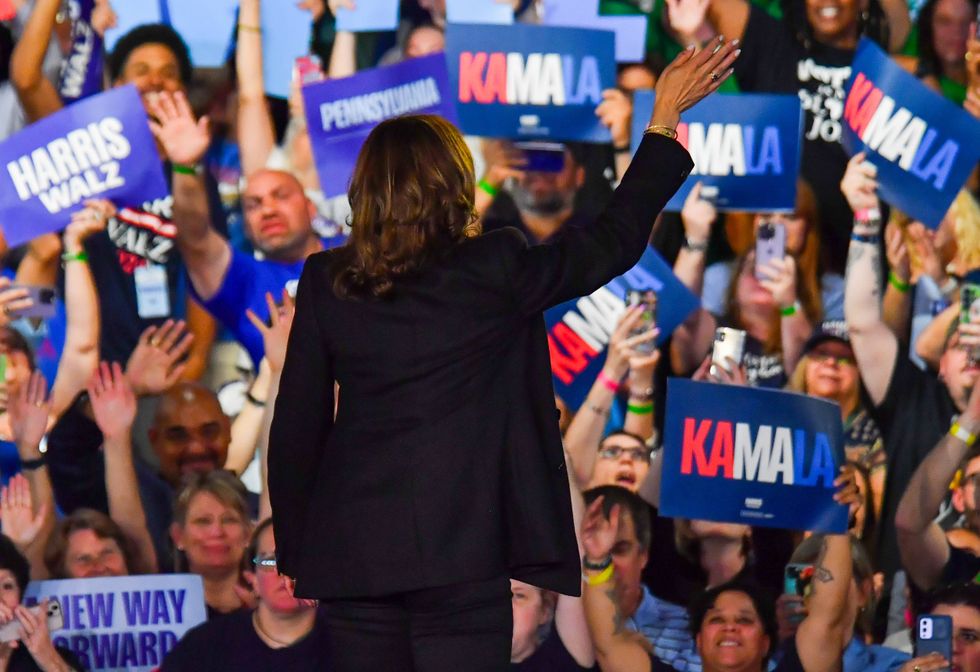 Kamala Harris waves goodbye to the audience after her speech. Kamala Harris during a campaign rally in Wilkes-Barre, USA - 13 Sept (Photo by Aimee Dilger / SOPA Images/Sipa USA)