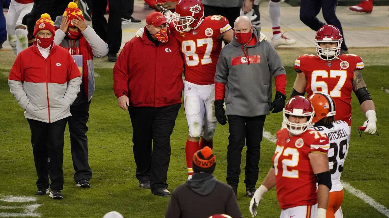 Kansas City Chiefs tight end Travis Kelce (87) and head coach Andy Reid
