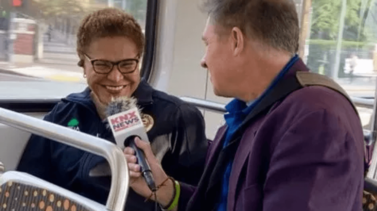 karen bass and craig fiegener on metro bus