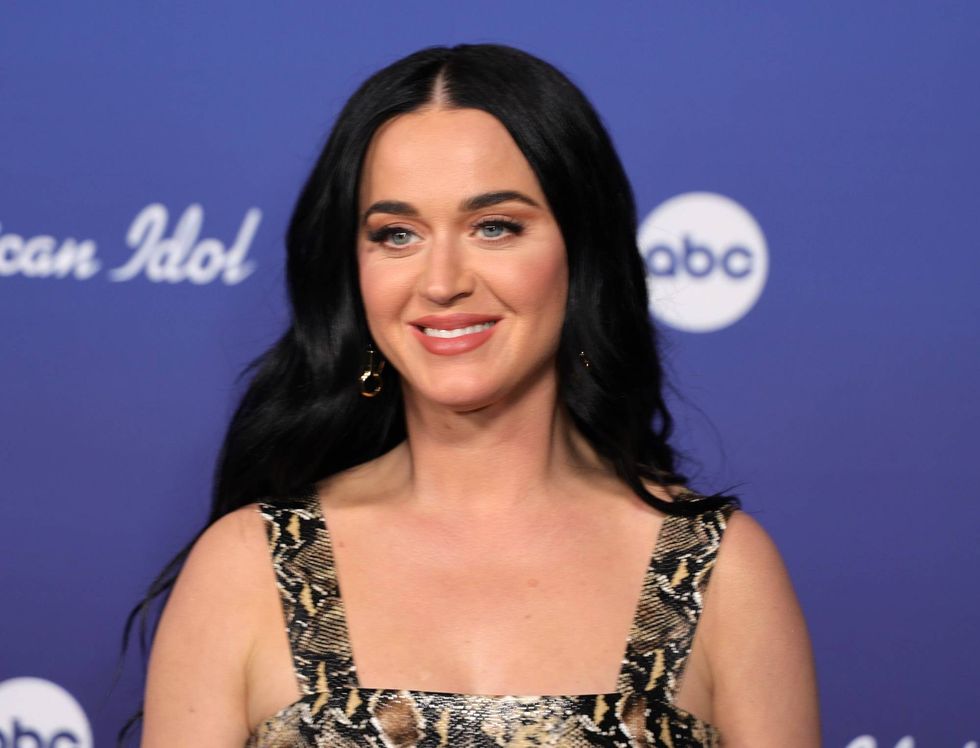 Watch Katy Perry fall dressed as 'The Little Mermaid,' under the… table, on 'American Idol'