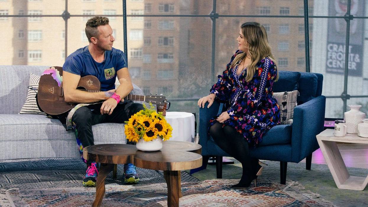 Kelly Clarkson and Chris Martin