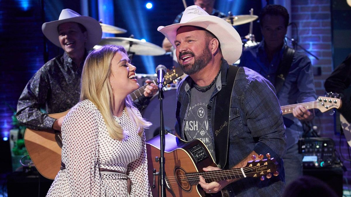 Kelly Clarkson, Garth Brooks