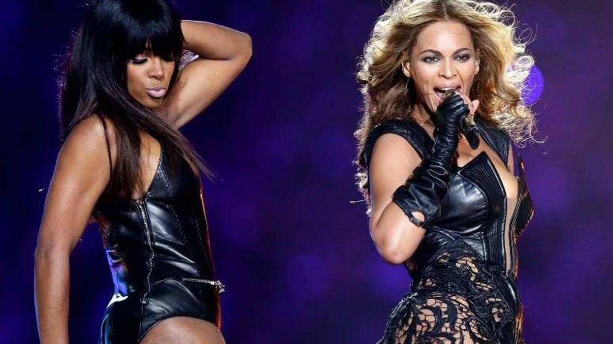 Kelly Rowland and Beyoncé at the Super Bowl XLVII Halftime Show in 2013