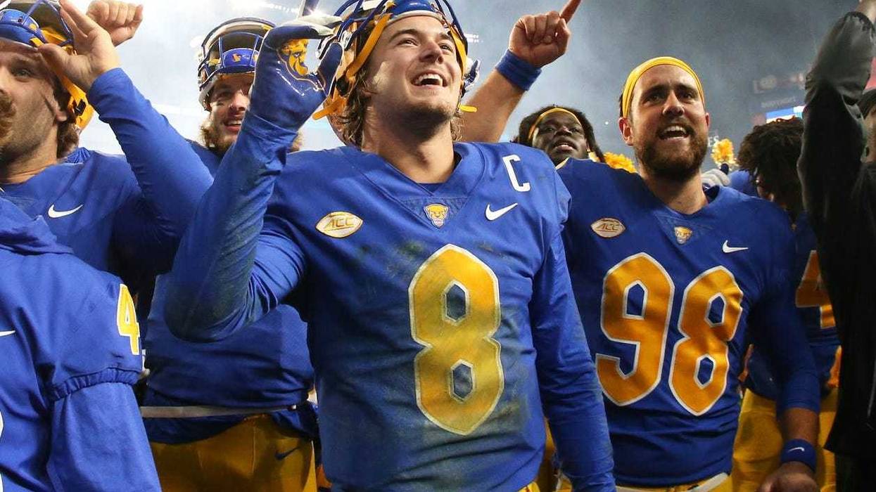 Kenny Pickett celebrating