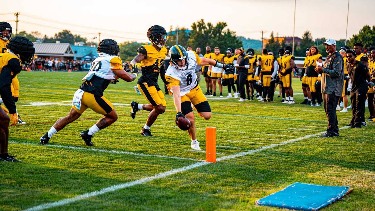 Kenny Pickett diving for TD Friday Night Lights