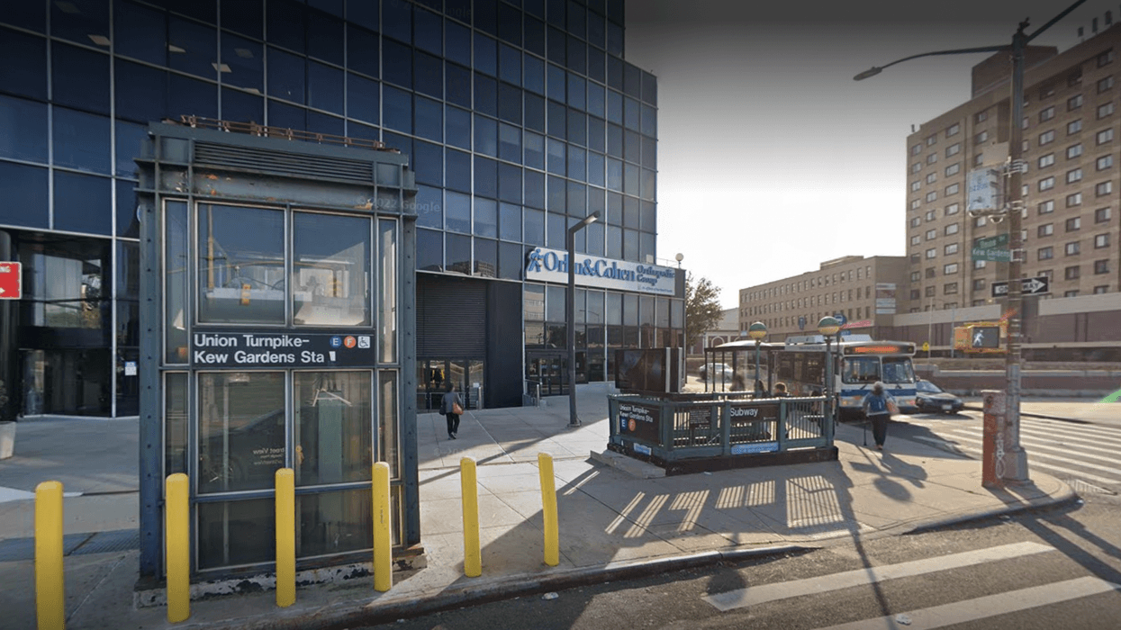 Kew Gardens/Union Turnpike station where man was slashed in random attack Sunday morning.
