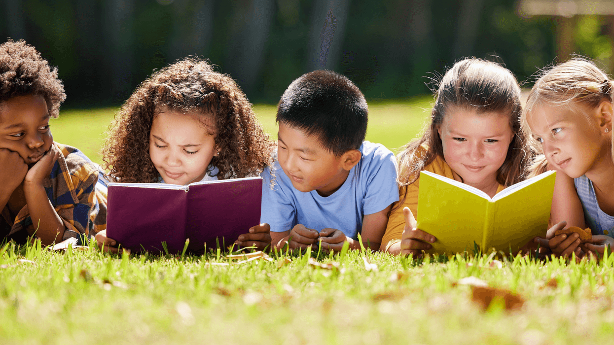 Kids reading