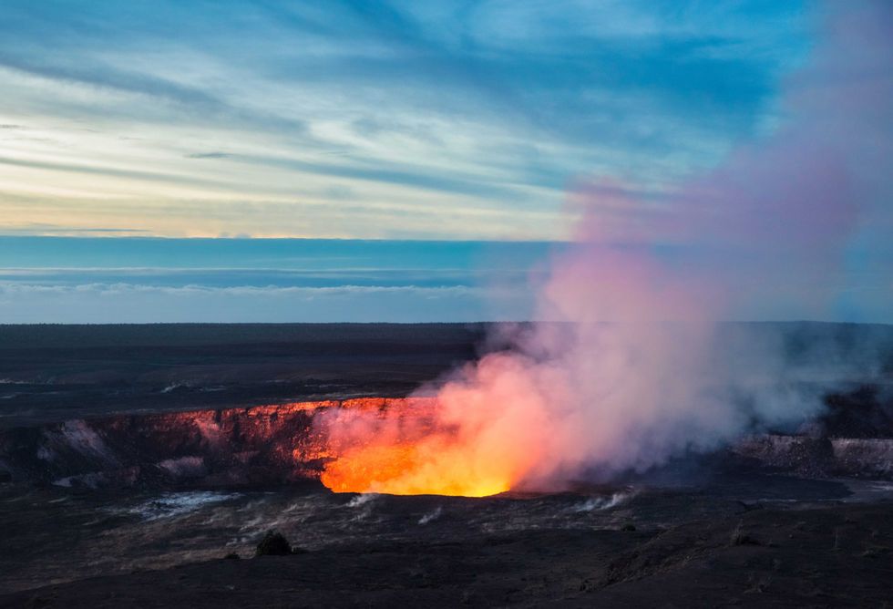 Kilauea Crater, Hawaii Volcanoes National Park, Big Island - Fire and steam erupting from Kilauea Crater (Pu