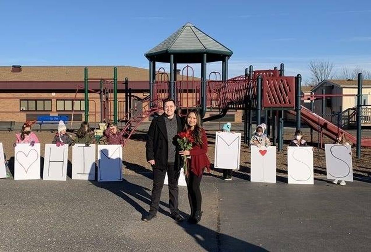 Kindergarten Class helps with proposal