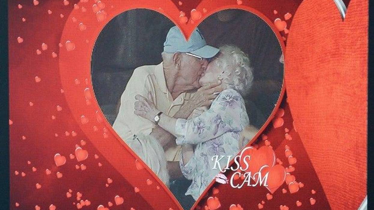 Kiss_Cam
