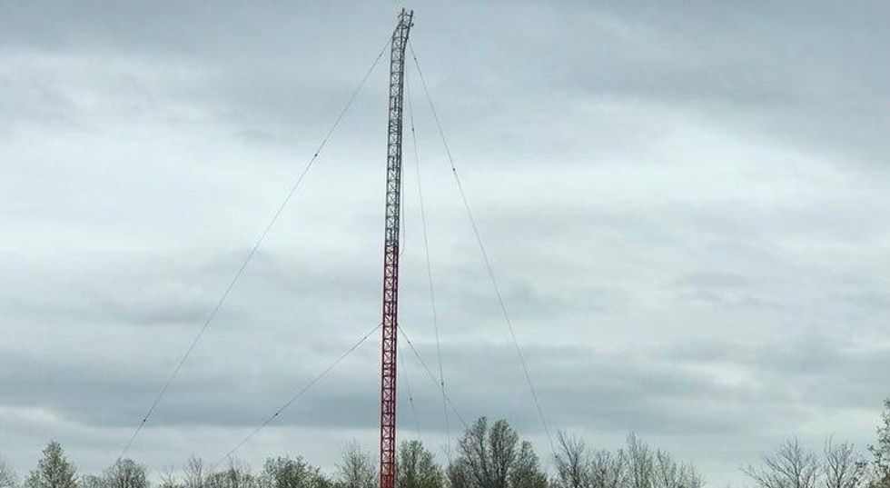 KISS Radio Towers Come Down