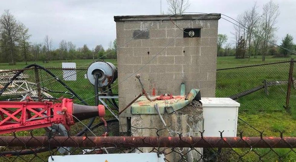 KISS Radio Towers Come Down