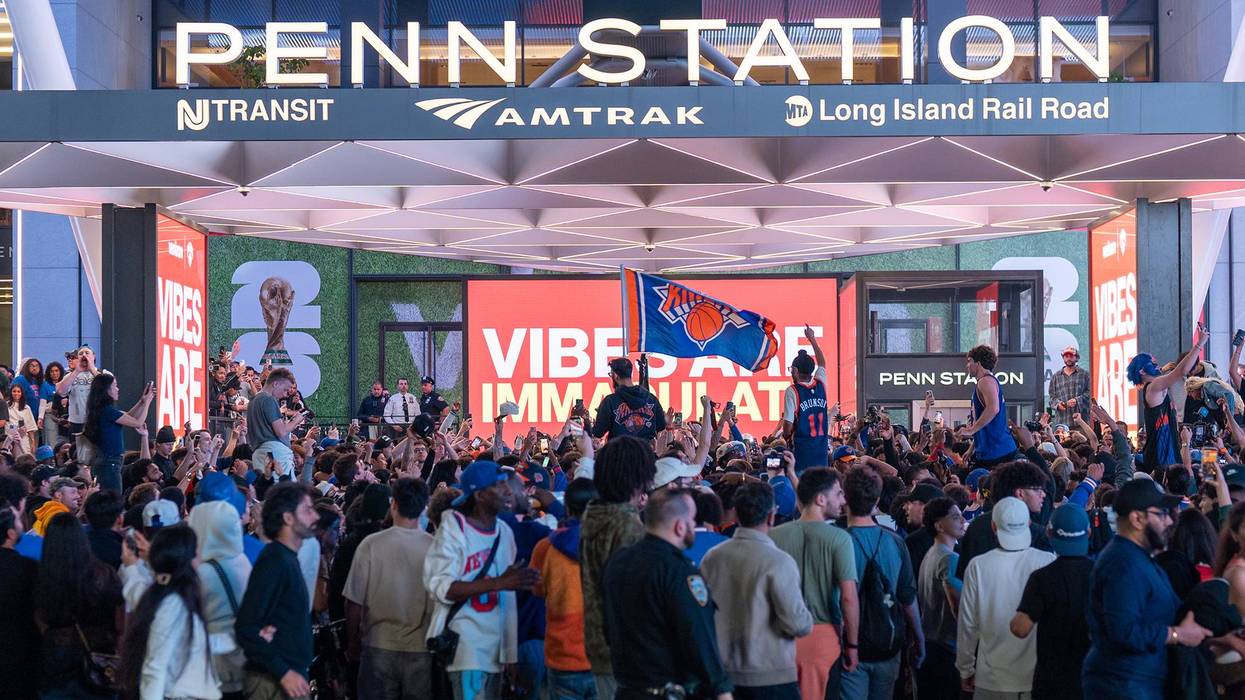 Knicks blowout prompts NYC bar to slash tabs by 37%: 'We took one for the team'