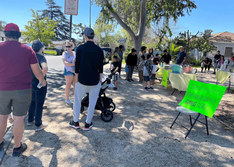 KNX Hero lemonade stand in LA