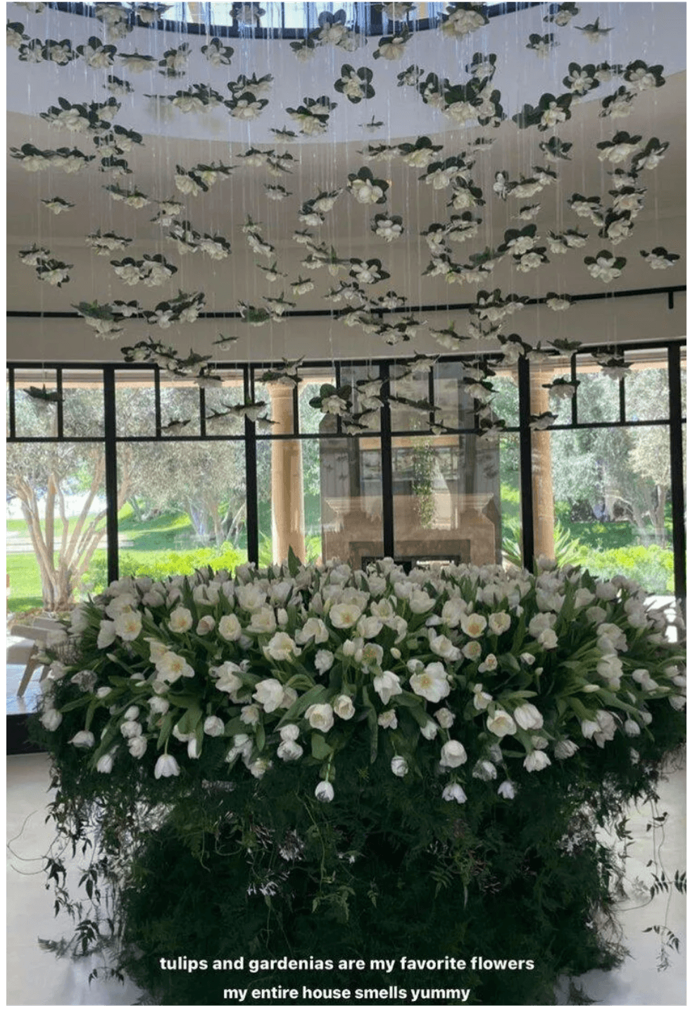 Kourtney Kardashian birthday flowers from Travis Barker