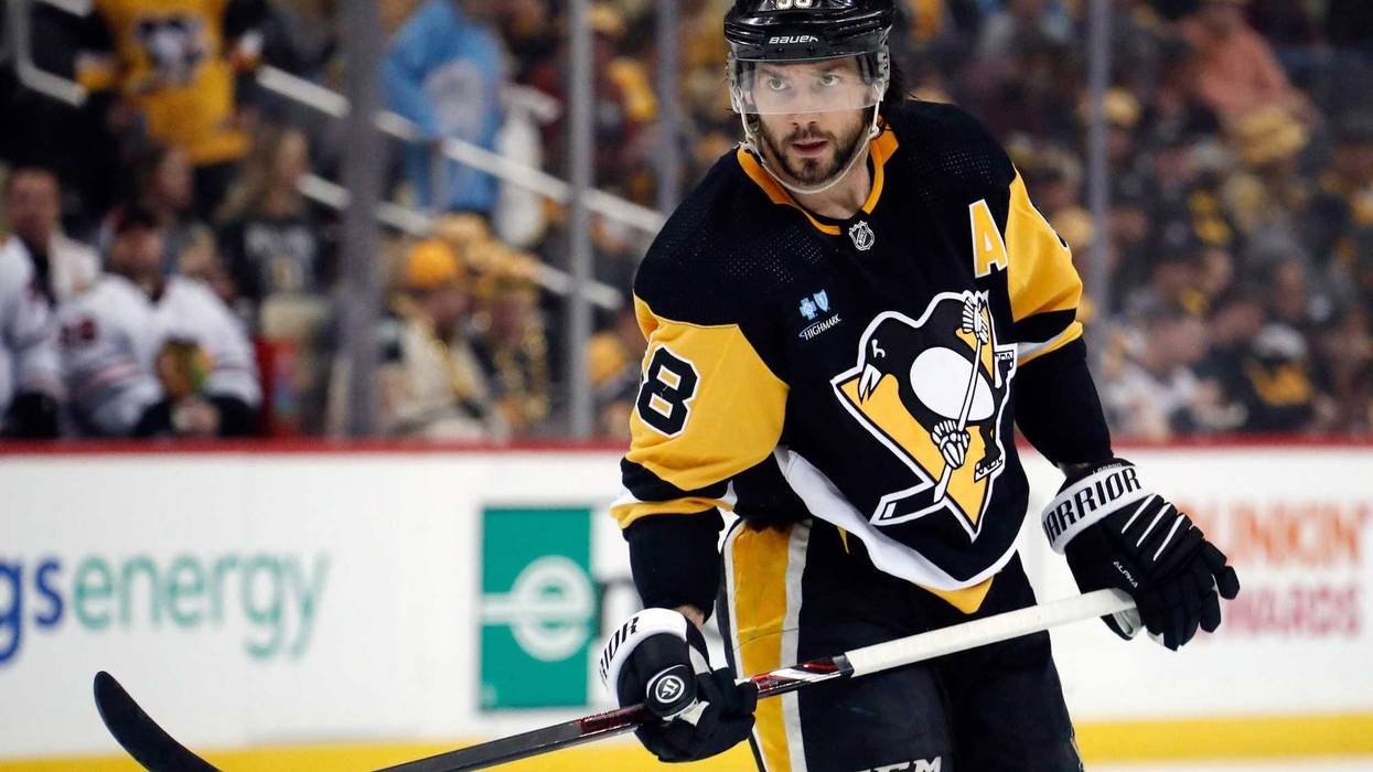 Kris Letang solo on the ice