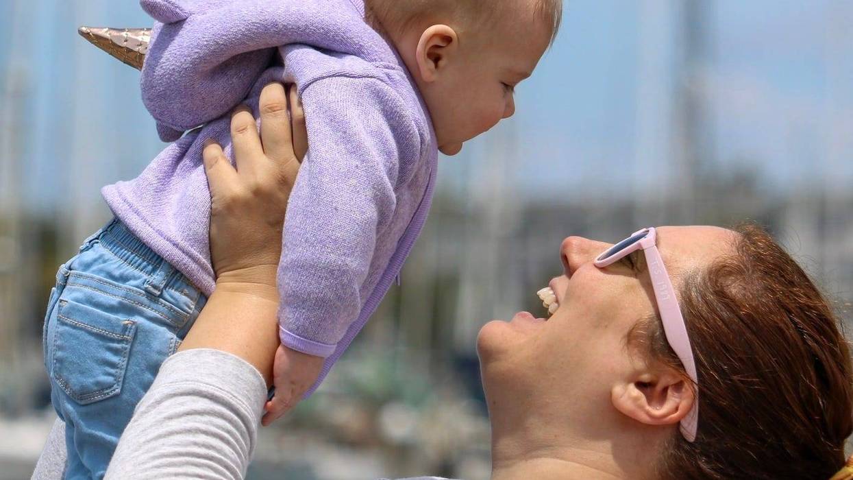 Kristen lifting Lilly