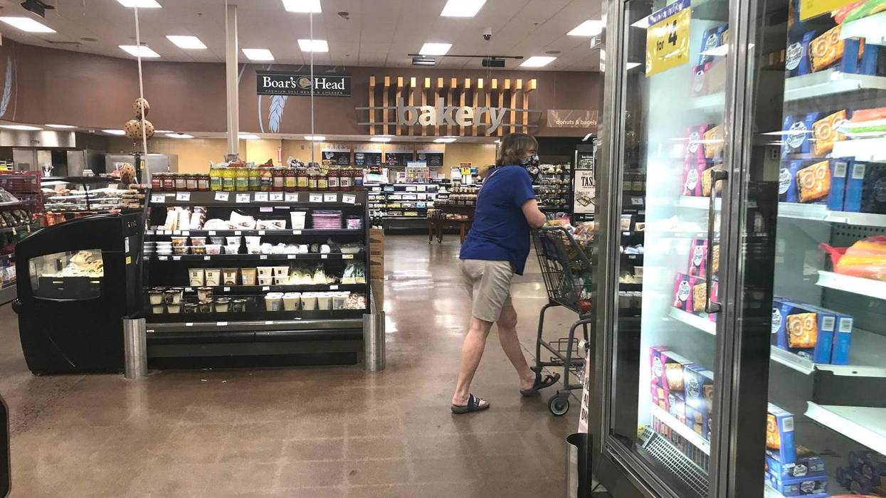 Kroger masks and social distancing